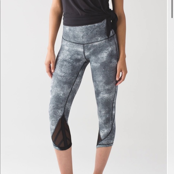 lululemon athletica Pants - Lululemon Essential Rhythm Crop Full On Luxtreme